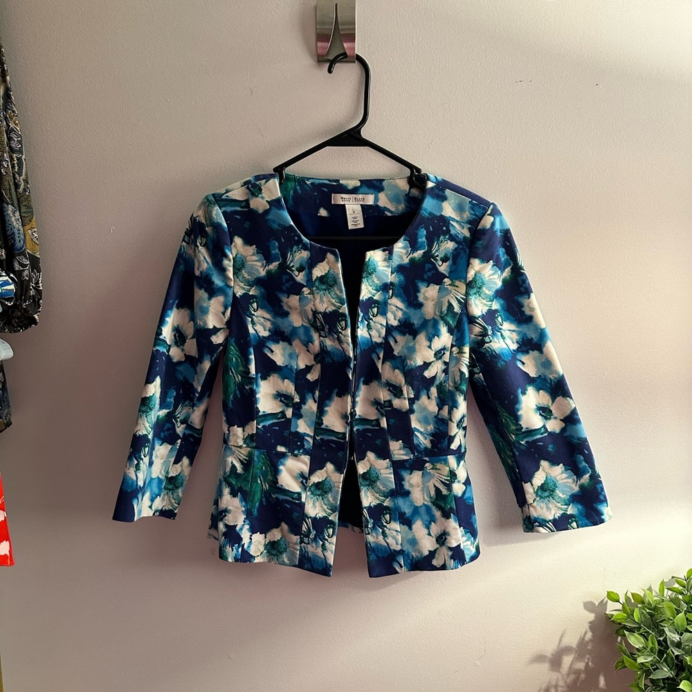 White House Black Market Blue and White Floral Blazer